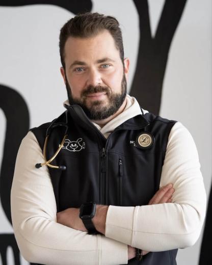 Dr. Ren Garcia 